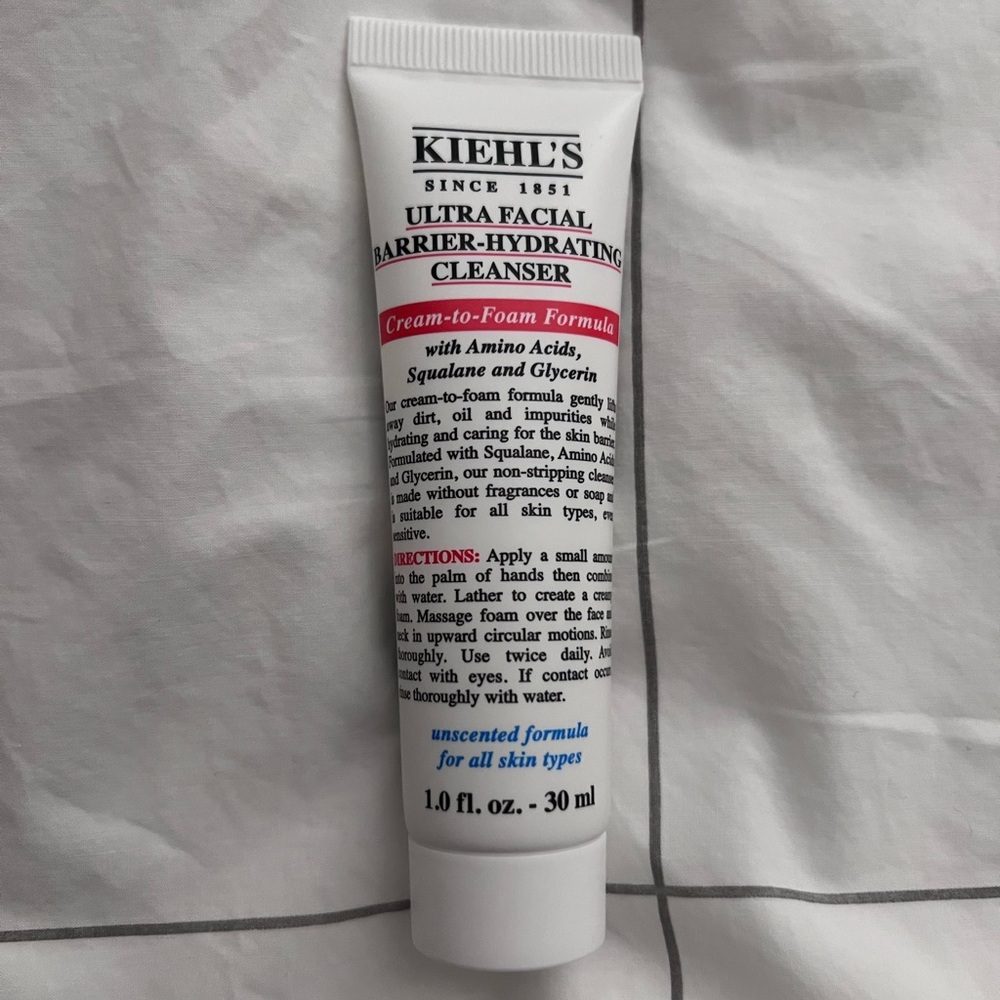 Kiehl's Ultra Facial Barrier Hydrating Cleanser 30 ml